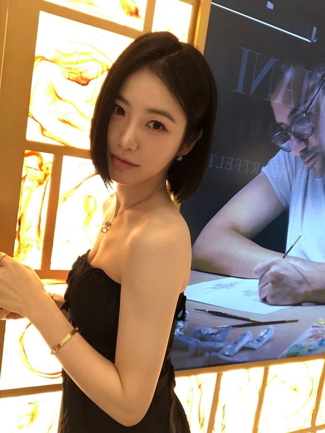 인스타그램 @ __shinyeeun