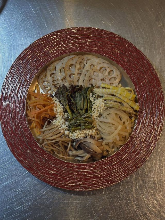 뉴욕에 간 돼지곰탕 비건 레시피 | 인스타그램 @okdongsik