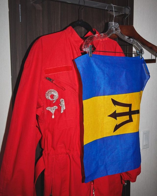 리한나 | 인스타그램 @badgalriri 