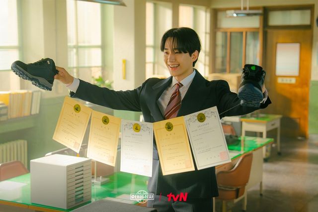 좋은 인상을 남기는 비즈니스 매너 7가지, tvN 드라마 '태풍상사' 스틸컷