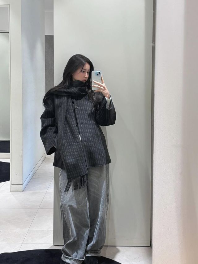 강혜원 | 인스타그램 @hyemhyemu