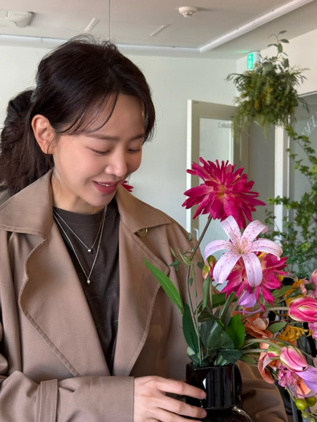 신혜선 트렌치코트 | 인스타그램 @shinhs831