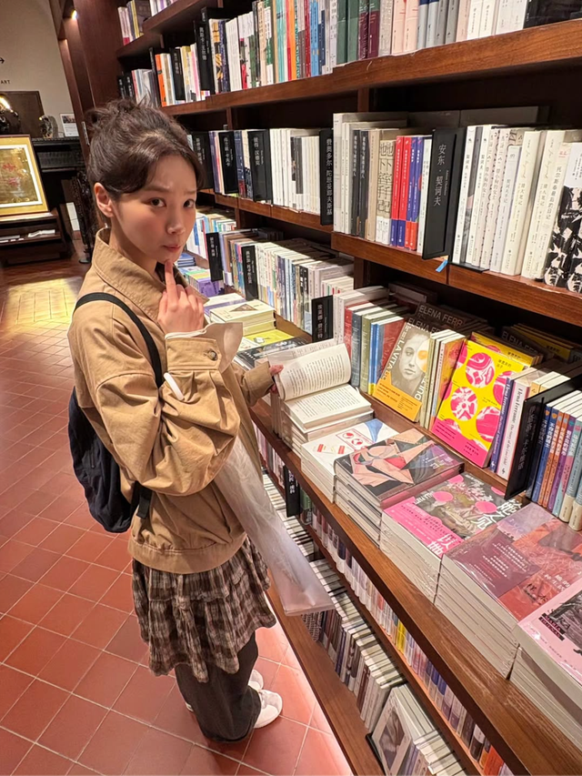 김채원 패션 | 인스타그램 @_chaechae_1