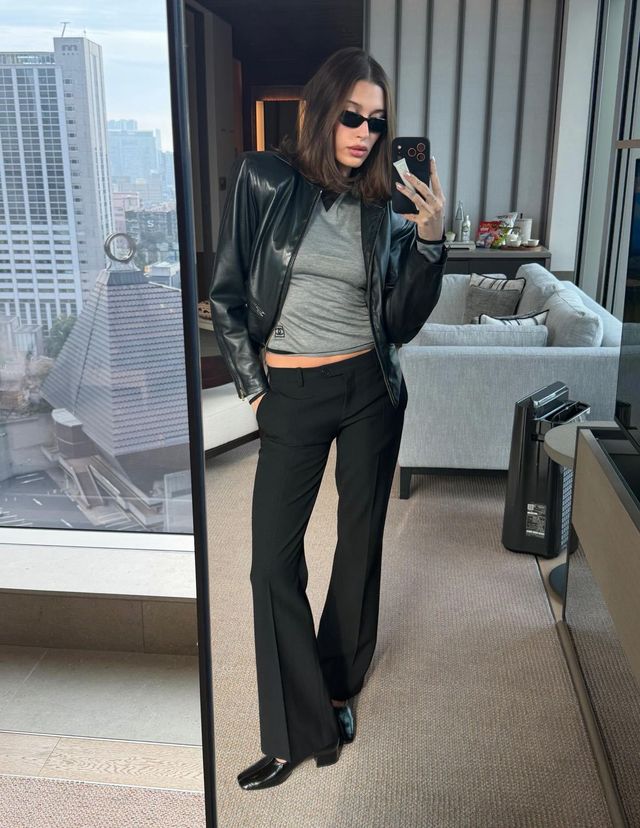 부츠컷 팬츠 | 인스타그램 @haileybiber