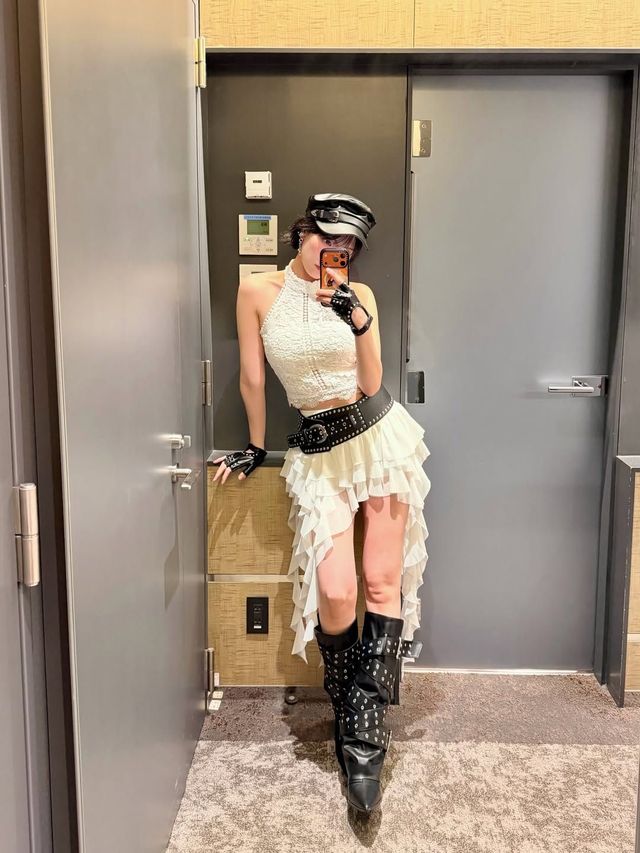 강지영 티어드 스커트 | 인스타그램 @kkangjji_