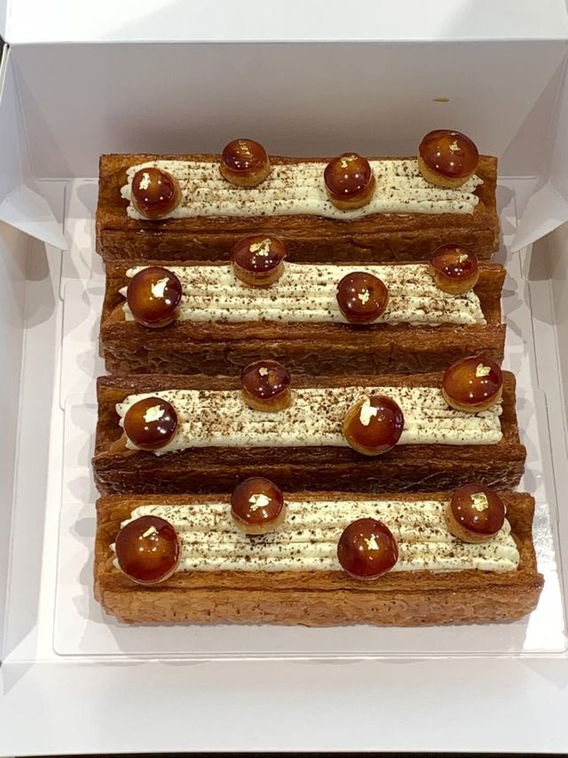 캐러멜 크림과 바닐라빈 크림의 풍부한 맛을 페이스트리와 함께 즐길 수 있는 ‘구뜨몽떼’. 인스타그램 @iammingki