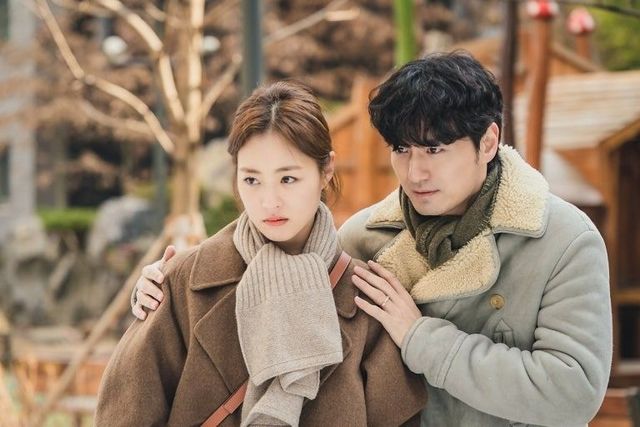 결혼식에 가지 않아도 되는 사이 정리. 카카오TV 웹드라마 ‘결혼백서’ 스틸컷