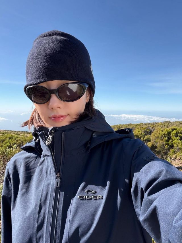 권은비 등산 | 인스타그램 @silver_rain.__