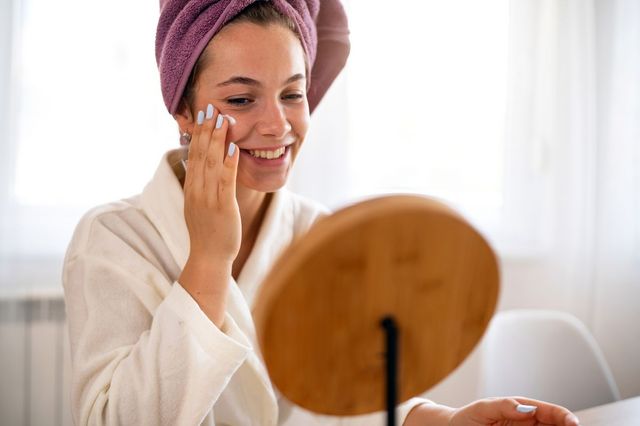 봄철 피부 각질 관리 | 출처 게티 이미지