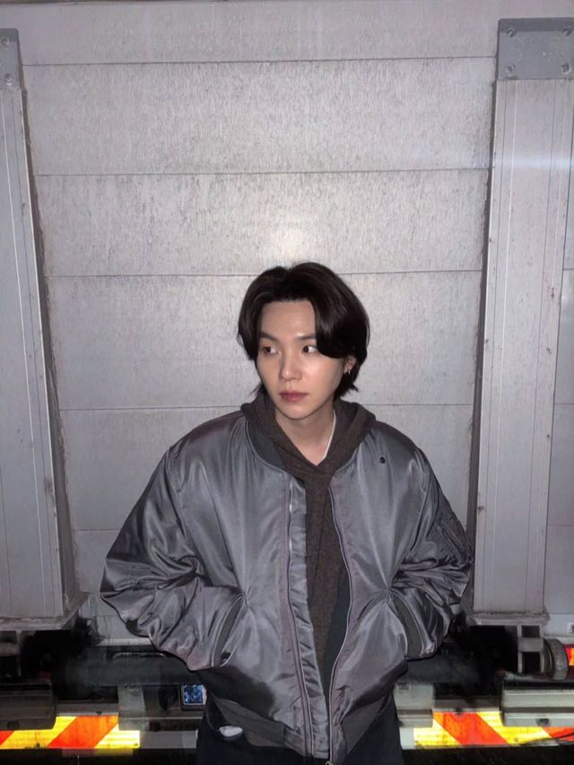 3월 9일 생일을 맞은 슈가. 인스타그램 @agustd