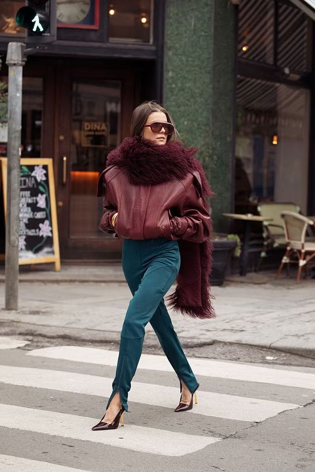 컬러 데님 코디법 7가지 | Raimonda Kulikauskiene//Getty Images