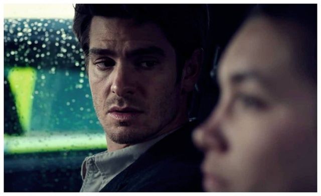 익숙한 연애 패턴에서 벗어나는 법, 영화 ‘We live in time’ 스틸컷