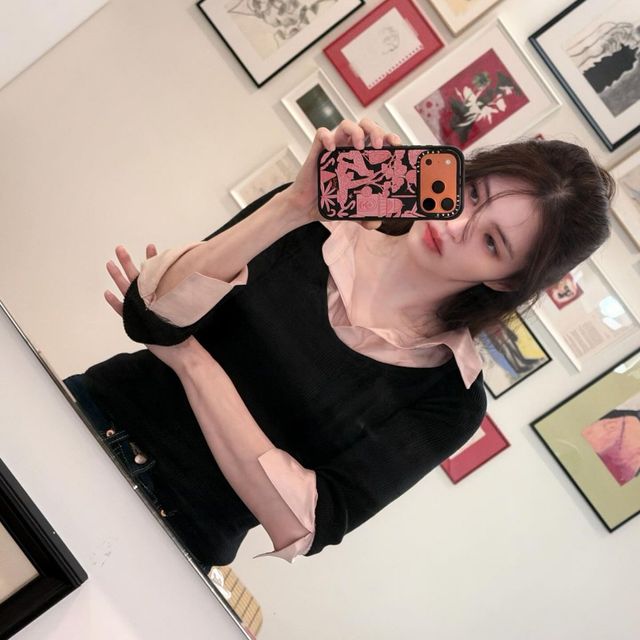 한소희 스타일링. 인스타그램 @xeesoxee