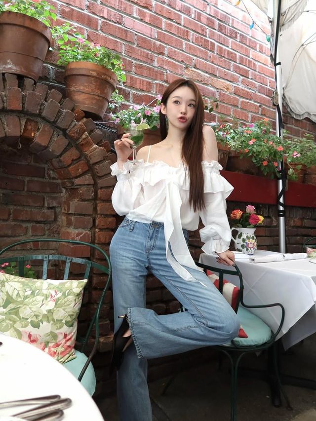 강민경 리본 블라우스 | 인스타그램 @iammingki