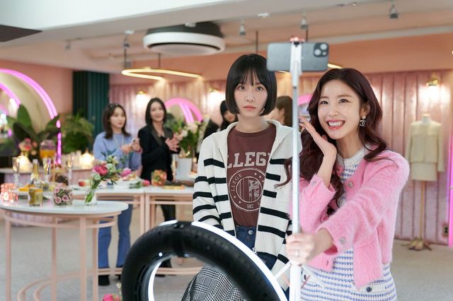  SNS를 멀리하고 싶은 이들을 위한 꿀팁, 넷플릭스 ‘셀러브리티’ 스틸컷 