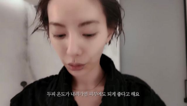 유튜브 〈NA()NA〉