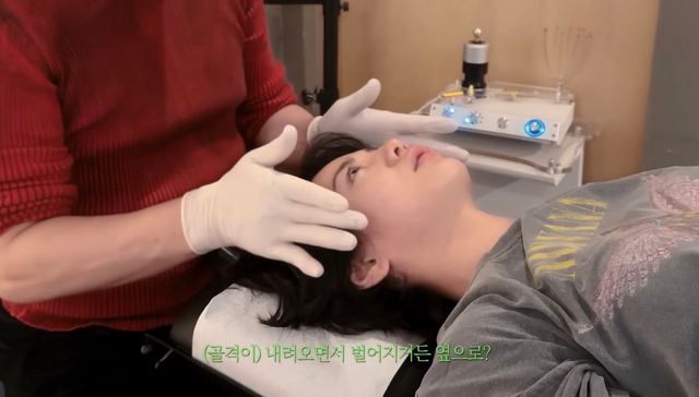 유튜브 〈NA()NA〉