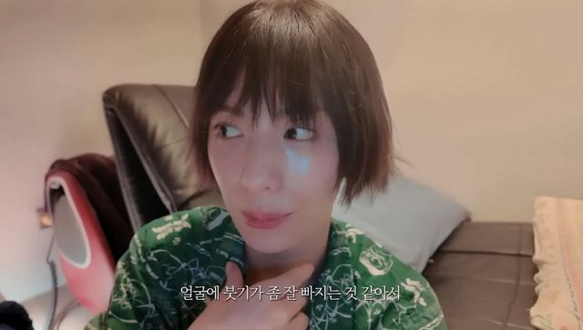 유튜브 〈NA()NA〉