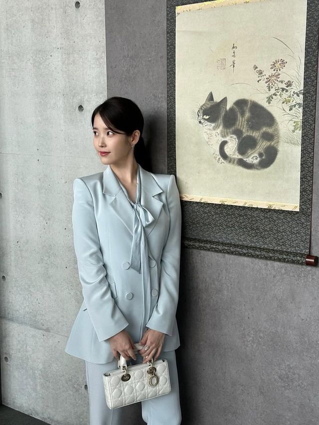 〈21세기 대군부인〉 아이유 패션 | 인스타그램 @dlwlrma