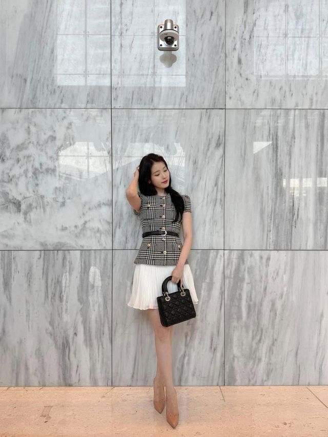 〈21세기 대군부인〉 아이유 패션 | 인스타그램 @dlwlrma