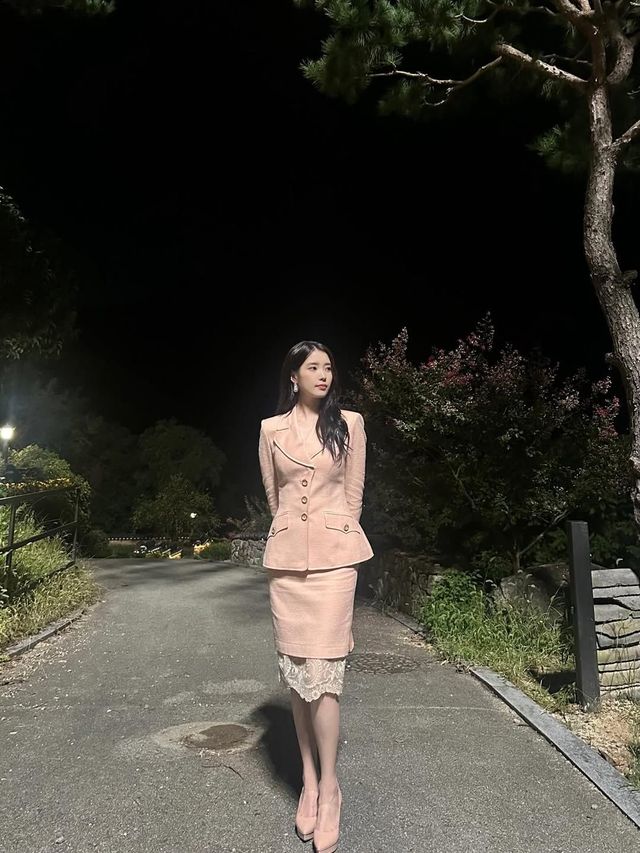 〈21세기 대군부인〉 아이유 패션 | 인스타그램 @dlwlrma