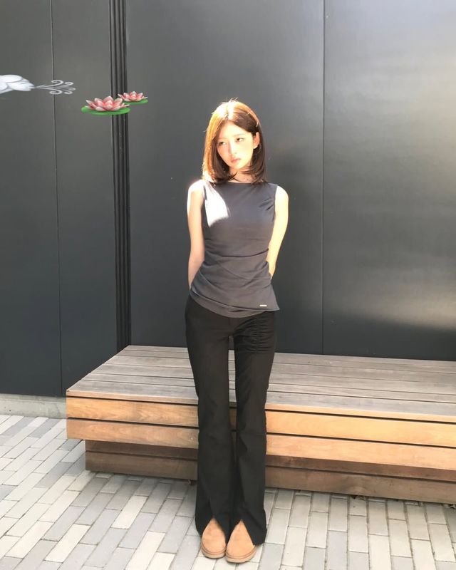 레이의 디테일로 완성하는 부츠컷 패션. 인스타그램 @reinyourheart