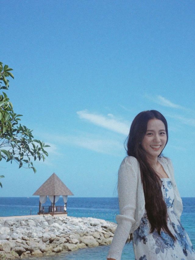 블랙핑크 지수 꽃무늬 원피스 | 인스타그램 @sooyaaa__