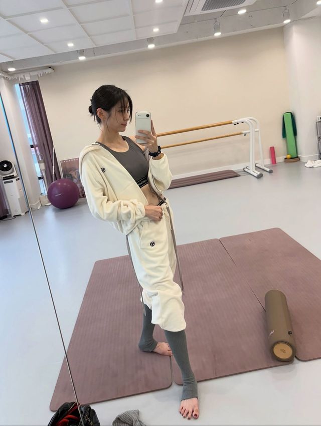 박지현 운동복 | 인스타그램 @voyavivirel