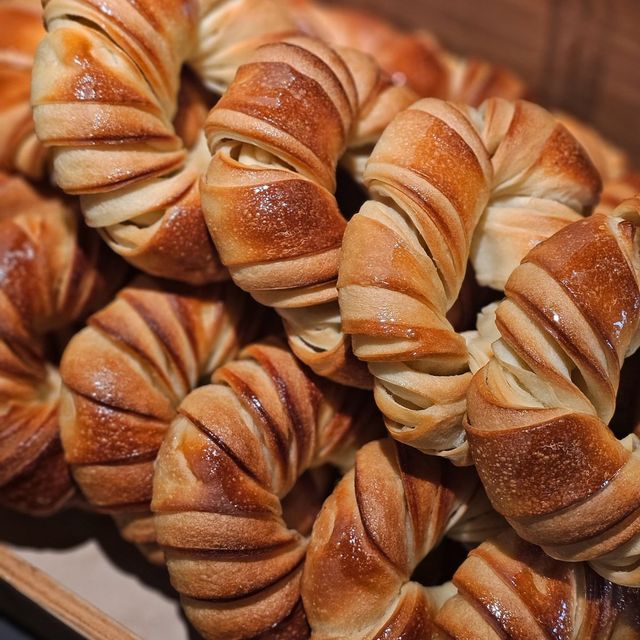 경희궁과 인왕산, 남산타워까지 한눈에 바라볼 수 있고, 매일 아침 구워내는 맛있는 디저트를 즐길 수 있는 리제로 서울. 사진 네이버 지도 리제로 서울 업체 등록 사진 