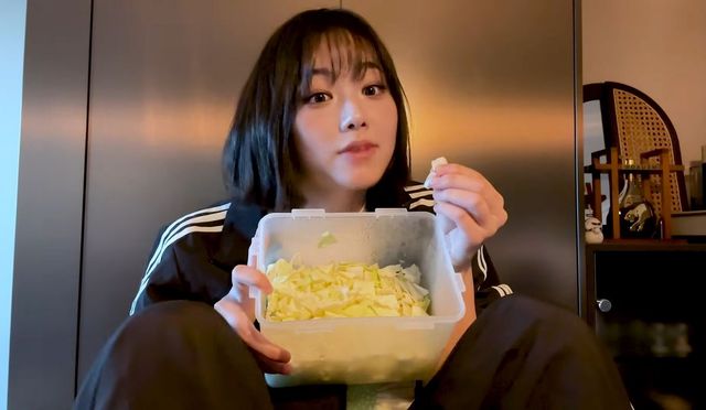 유튜브 〈강미나〉