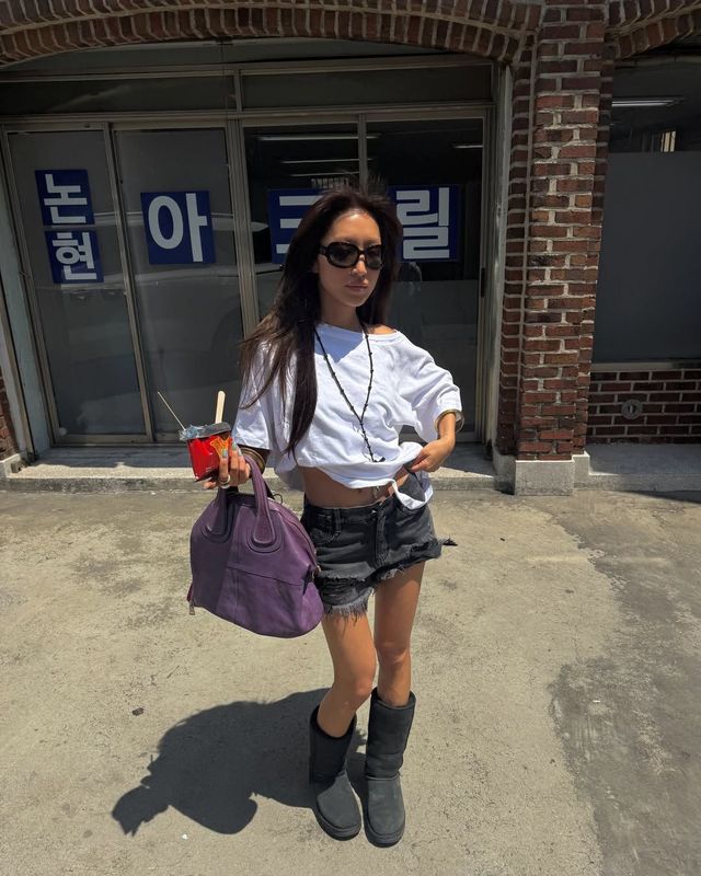 빈티지 백과 선글라스를 활용한 다샤. @dahyeshka