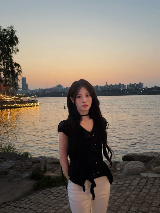 여름에 따라 입기 좋은 리센느 데일리룩. 사진 리센느 SNS.