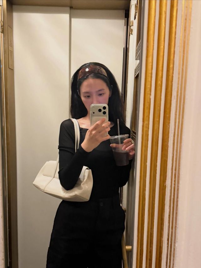 박규영 티슈 티 스타일 | 인스타그램 @lavieenbluu