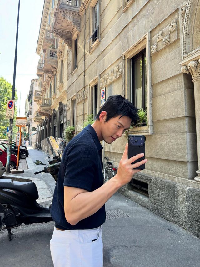 김우빈 | 인스타그램 @____kimwoobin
