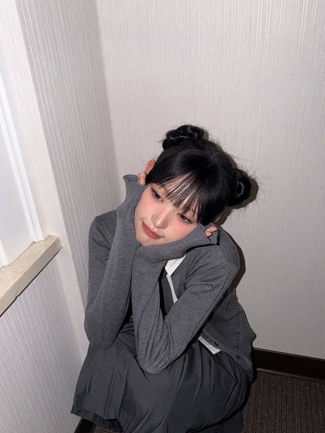 리센느 미나미의 다양한 스타일링. 사진 인스타그램 @rescene_official