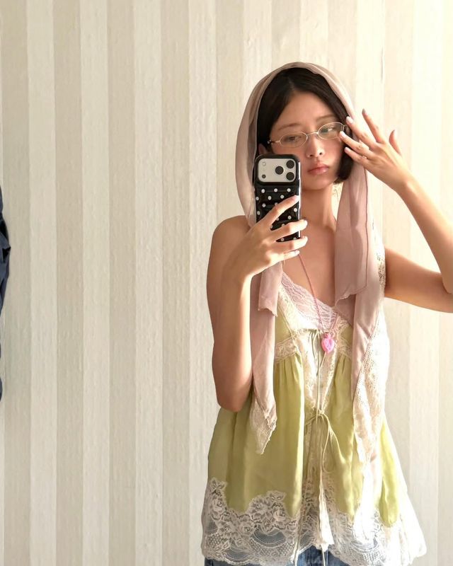 숄로 스타일까지 잡은 아이브 레이. 사진 레이 인스타그램 @reinyourheart
