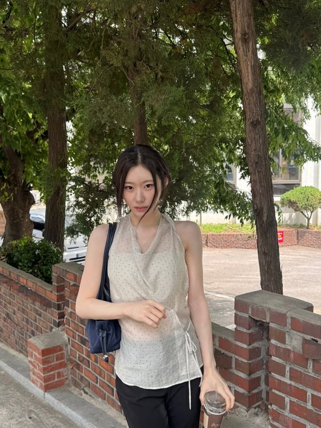 채령 | 인스타그램 @chaerrry0