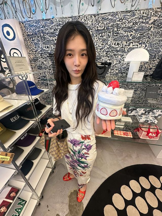 인스타그램 @lavieenbluu