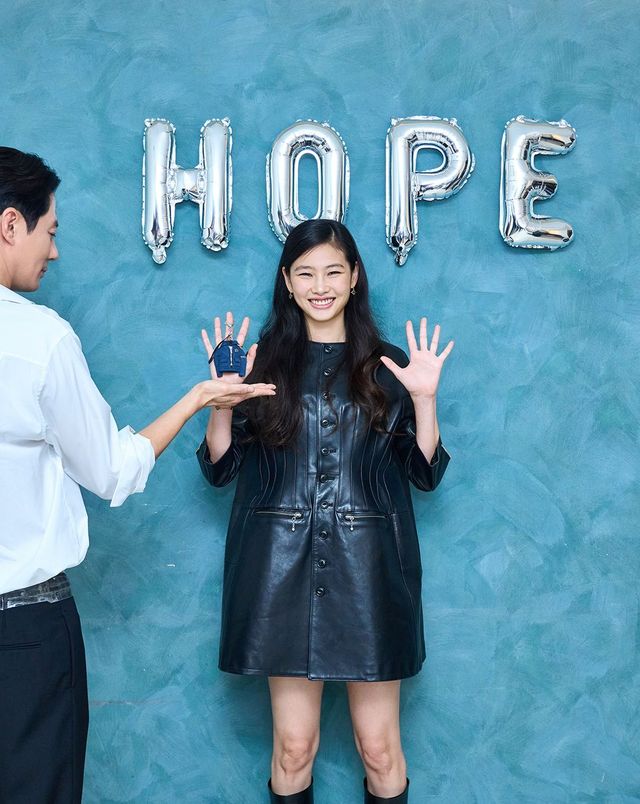 영화 〈호프〉 정호연 시사회, 무대 인사 패션 | 인스타그램 @hoooooyeony