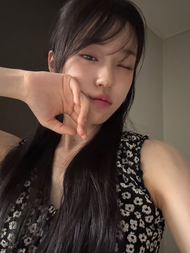 노윤서 여름 민소매 패션 | 인스타그램 @rohyoonseo