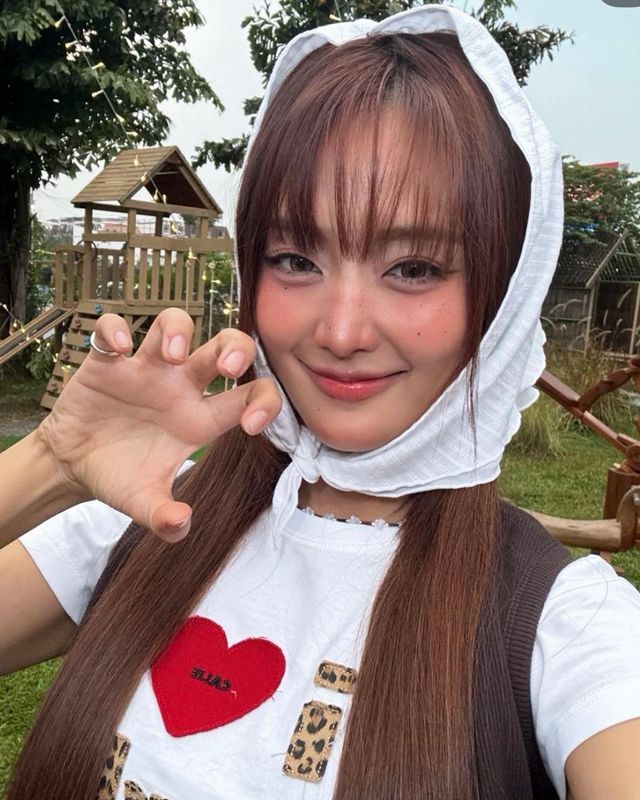 헤드 스카프 스타일링 | 인스타그램 @i_dle_official 