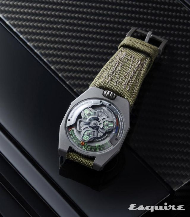 우르베르크 UR-100V P.02 포 컬렉티브.