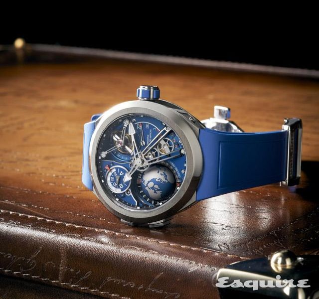 그뢰벨 포지 GMT 스포트.