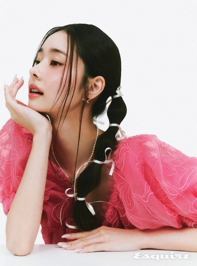 드레스 에이지 by 네타포르테. 네크리스 빈티지헐리우드. 이어링 페라가모. 