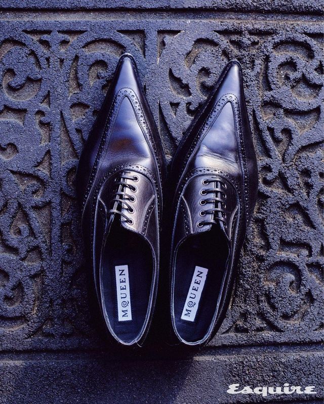 레더 버디 브로그 가격 미정 맥퀸 by 션 맥기르.