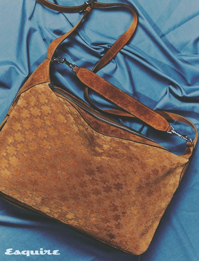 스웨이드 라지 스트랩 로미 백 가격 미정 셀린느 옴므.