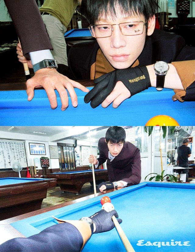 재킷, 셔츠 모두 가격 미정 구찌. 리베르소 트리뷰트 크로노그래프 3610만원 예거 르쿨트르. 재킷, 셔츠 모두 가격 미정 구찌. 안경 17만3000원 레이밴 by 에실로룩소티카. 마스터 울트라 씬 퍼페추얼 캘린더 스틸 4000만원대 예거 르쿨트르.