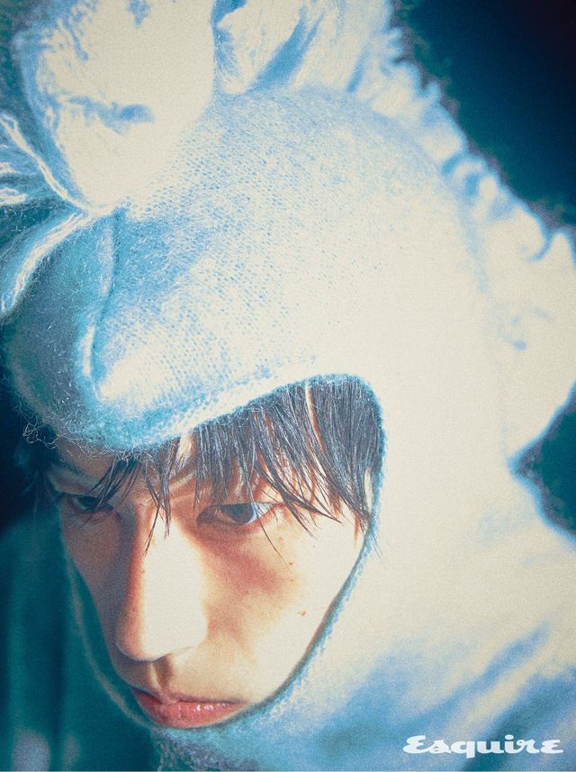 스카이 블루 태슬 후드 스웨터 가격 미정 웰던.