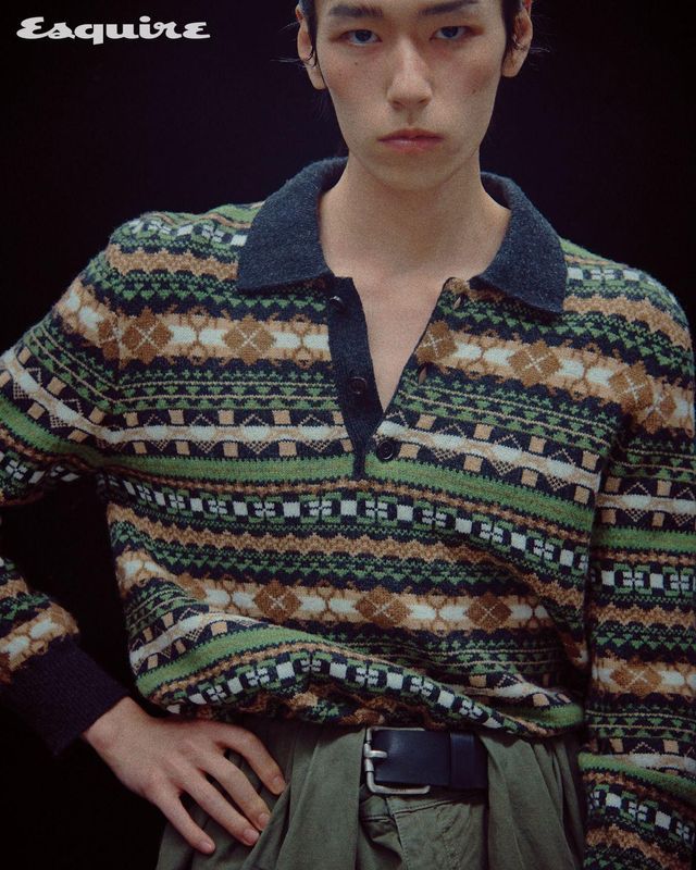 노르딕 자카르 폴로 스웨터 150만원, 벌룬 카고 팬츠 270만원 모두 로에베.