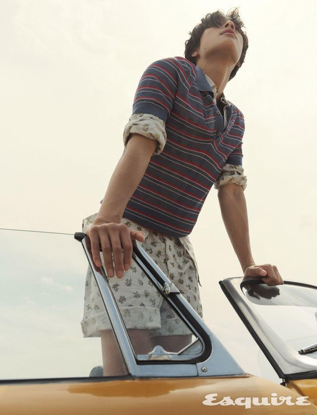 스트라이프 피케 셔츠, 에델바이스 프린트 셔츠, 쇼츠 모두 가격 미정 프라다. 